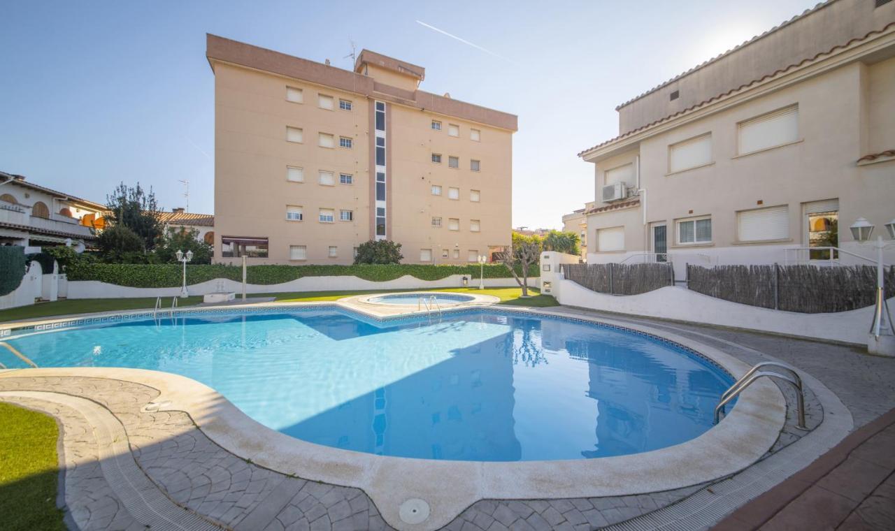 R142 Manila Resort Central Calafell Luaran gambar